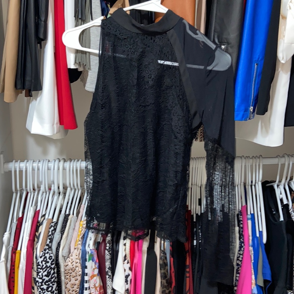 One sleeve lace top/blouse